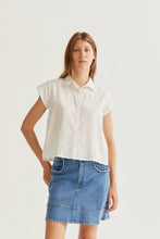 Load image into Gallery viewer, Compania Fantastica Embroidery Detail White Cotton Shirt