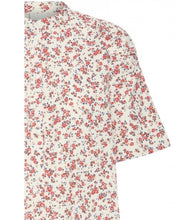 Load image into Gallery viewer, Ichi Qwina Shirt Teaberry Flowers