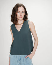 Load image into Gallery viewer, Grace And Mila Vagabond Top Emerald