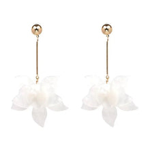 Load image into Gallery viewer, White Flower Drop Earrings