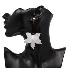 Load image into Gallery viewer, White Flower Drop Earrings