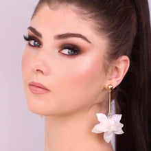 Load image into Gallery viewer, White Flower Drop Earrings