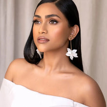 Load image into Gallery viewer, White Flower Drop Earrings