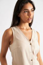 Load image into Gallery viewer, Jackson Sustainable Satin Back Crepe Waistcoat