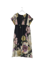 Load image into Gallery viewer, Black Daisy Print Pleat Dress