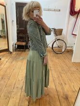 Load image into Gallery viewer, Piro Reversible Jacket In Khaki