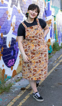 Load image into Gallery viewer, Run And Fly Magic Mushroom Print Stretch Corduroy Pinafore