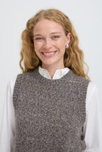 Load image into Gallery viewer, Byoung Bynaima Knitted Vest
