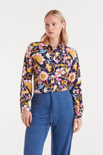 Load image into Gallery viewer, Compania Fantastica Baboushka Print Shirt
