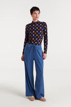 Load image into Gallery viewer, Compania Fantastica Potpourri Print Top
