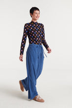 Load image into Gallery viewer, Compania Fantastica Potpourri Print Top
