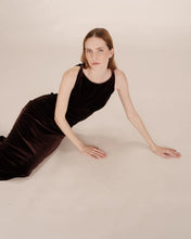Load image into Gallery viewer, Grace And Mila Tivoli Velvet Dress Chocolate
