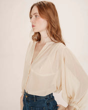 Load image into Gallery viewer, Grace And Mila Tarzy Lurex Blouse Vanilla
