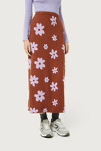 Load image into Gallery viewer, Brown Floral Print Knitted Jacquard Skirt
