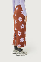 Load image into Gallery viewer, Brown Floral Print Knitted Jacquard Skirt
