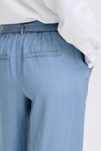 Load image into Gallery viewer, Byoung Bykosmo Cropped Soft Denim Pants
