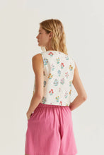 Load image into Gallery viewer, Compania Fantastica Gardener Flowers Print Top

