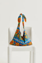Load image into Gallery viewer, Compania Fantastica Garden Print Bag
