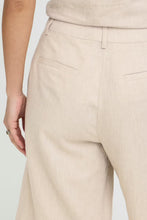 Load image into Gallery viewer, Byoung Bydazia Bermuda Shorts
