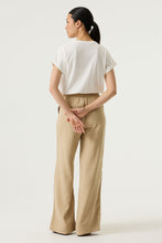 Load image into Gallery viewer, Garcia Off White T-Shirt
