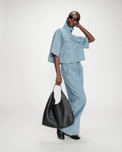 Load image into Gallery viewer, Grace And Mila Vita Cropped Shirt Denim Stripe Blue
