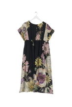 Load image into Gallery viewer, Black Daisy Print Pleat Dress
