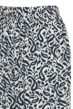 Load image into Gallery viewer, Ichi Ihmarrakech Shorts Total Eclipse Paisley
