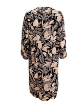 Load image into Gallery viewer, BC Luna Pleat Dress Black Floral
