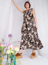 Load image into Gallery viewer, BC Luna Skirt Black Floral
