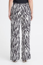 Load image into Gallery viewer, Byoung Byfalakka Linen Mix Animal Print Trousers Black
