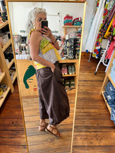 Load image into Gallery viewer, Marta Du Chateau Rigmor Cotton Pants Chocolate
