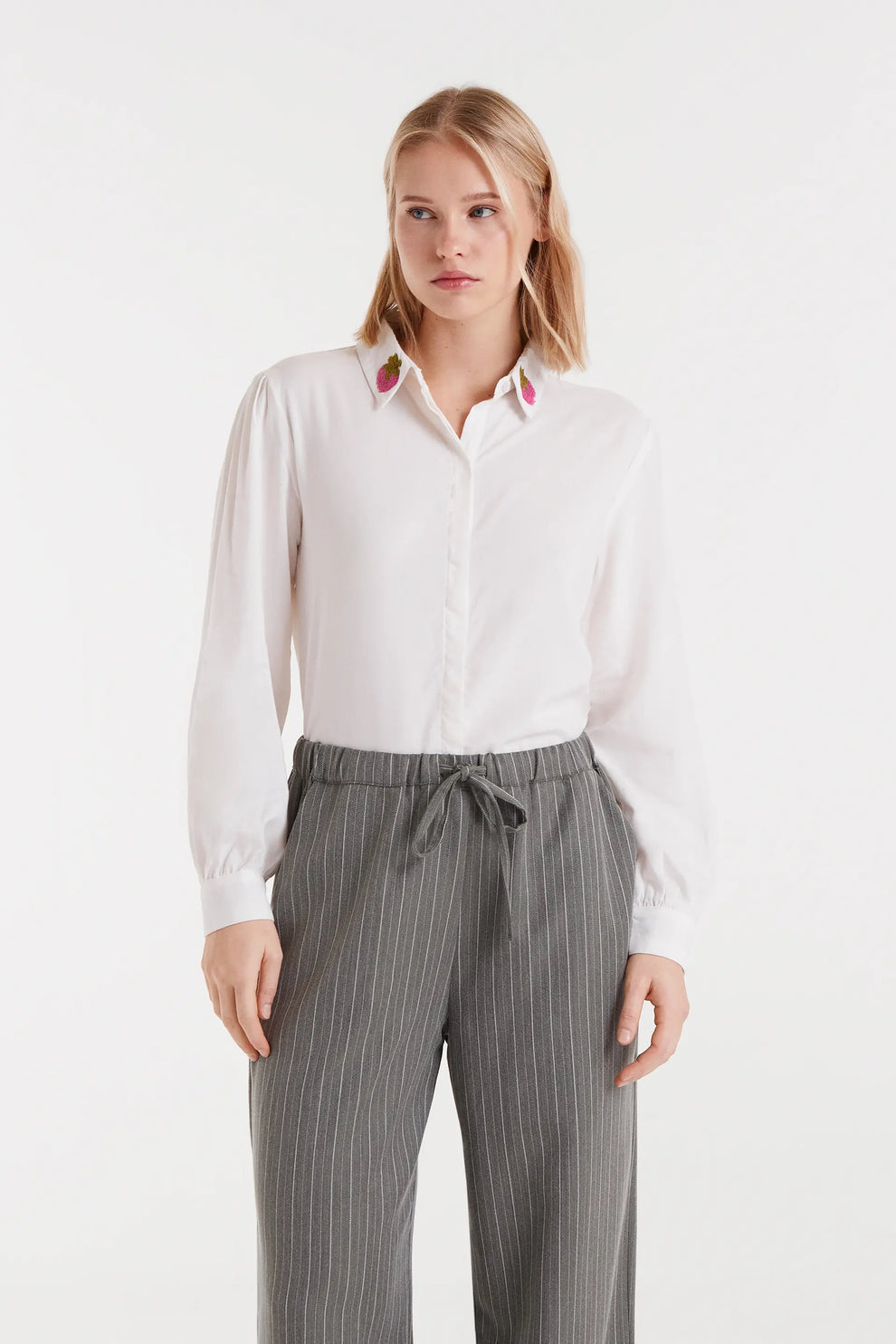 Compania Fantastica Strawberry Embroidery White Shirt