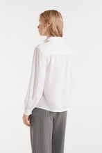 Load image into Gallery viewer, Compania Fantastica Strawberry Embroidery White Shirt
