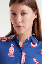 Load image into Gallery viewer, Compania Fantastica Cats Porcelain Print Shirt
