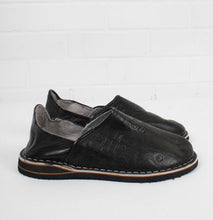 Load image into Gallery viewer, Bohemia Moroccan Berber Babouche Slippers Black
