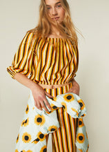 Load image into Gallery viewer, Striped Mafaldine Print Off The Shoulder Crop Top
