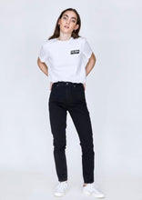 Load image into Gallery viewer, Dr Denim Nora High Waisted Mom Jeans
